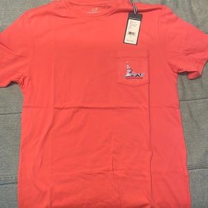 NWT Men’s Vineyard Vines Jetty Red Spirt Fish T Shirt S